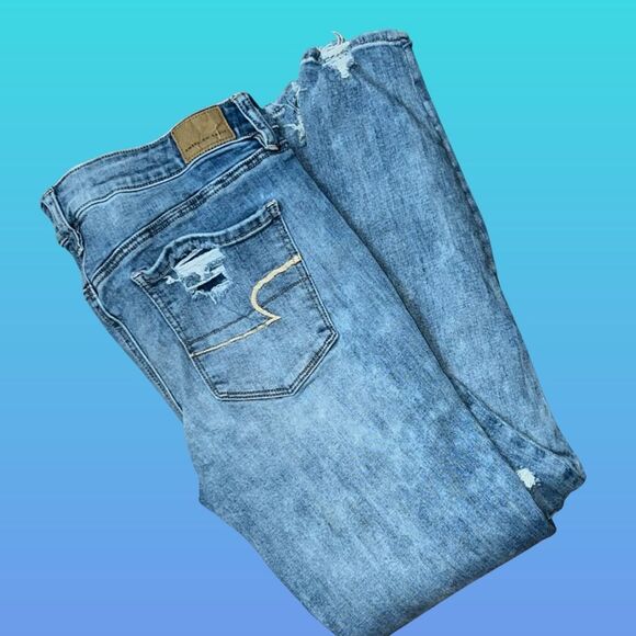 American Eagle Hi Rise Next Level Stretch Light Wash Distressed Jeggings Size 12 - Picture 4 of 7